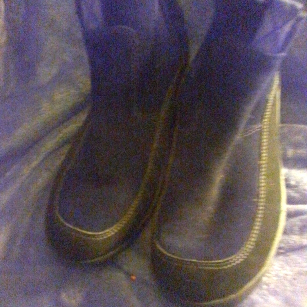 Winter boots size 7